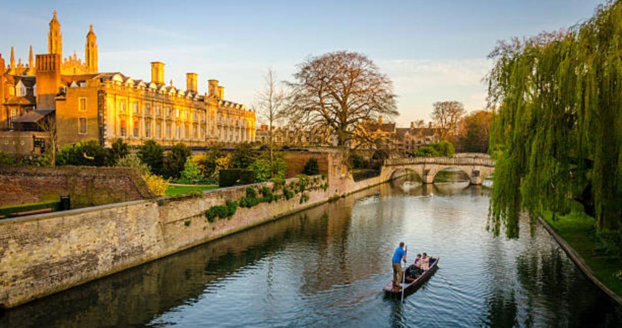 Stunning 1Br - Super Central- Peaceful Area - Lower Ground Apartment Cambridge  Bagian luar foto