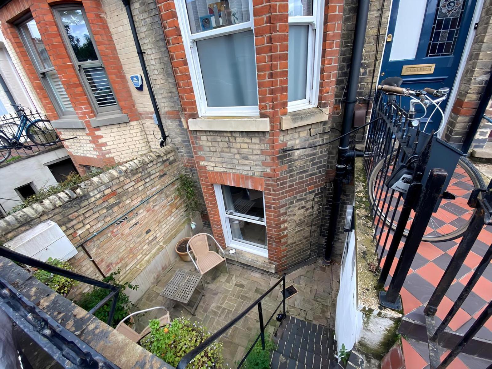Stunning 1Br - Super Central- Peaceful Area - Lower Ground Apartment Cambridge  Bagian luar foto